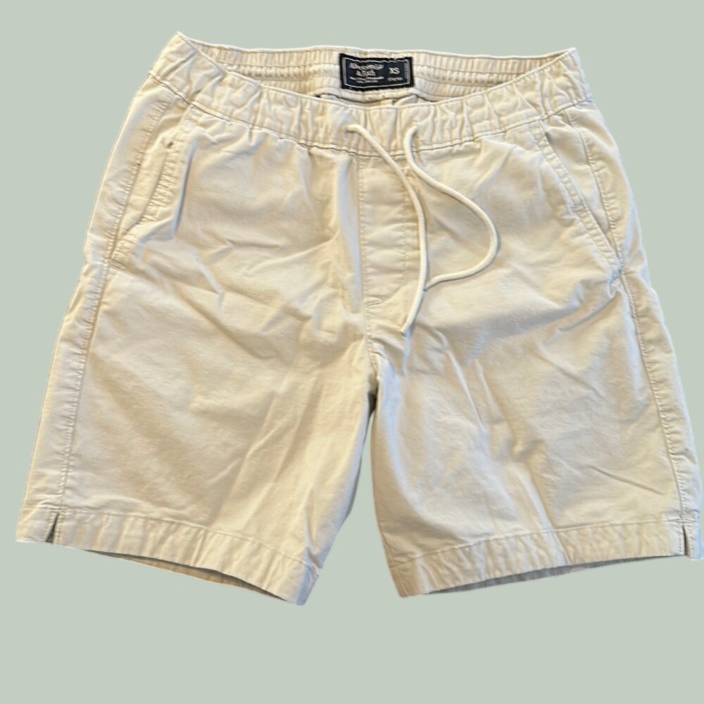 Abercrombie & Fitch stretch shorts.
